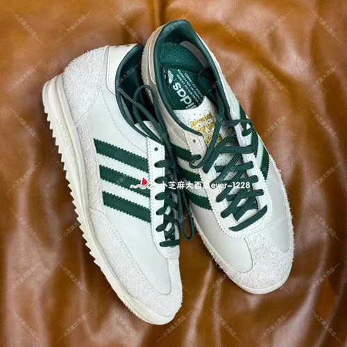 adidas三叶草摩登格调运动鞋