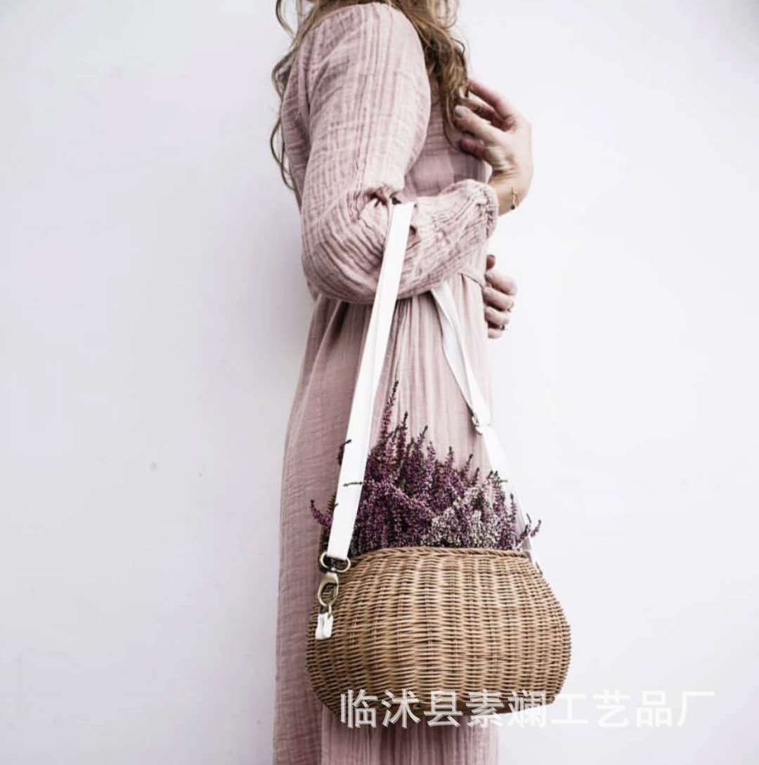 休闲编织草编包新款百搭斜挎包