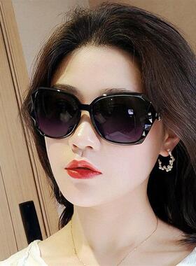 2025新款时尚太阳眼镜女士抗UV太阳眼镜复古个性网红大框显瘦眼镜