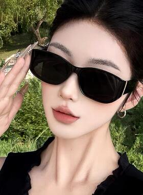 2025新款级感墨镜女大脸显瘦网红时髦防晒防紫外线太阳眼镜开车