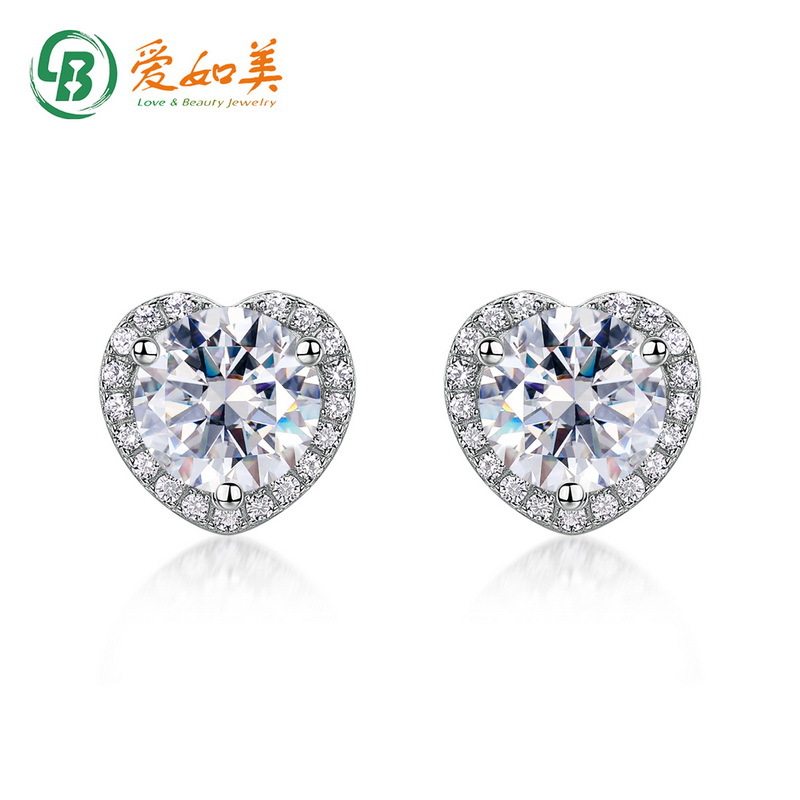 新款时尚流行心形莫桑钻耳环轻奢S925银渡18K金PT950铂金耳钉女