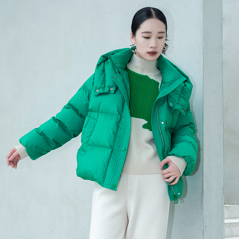绿色短白鸭绒羽绒服诗梦休闲连帽