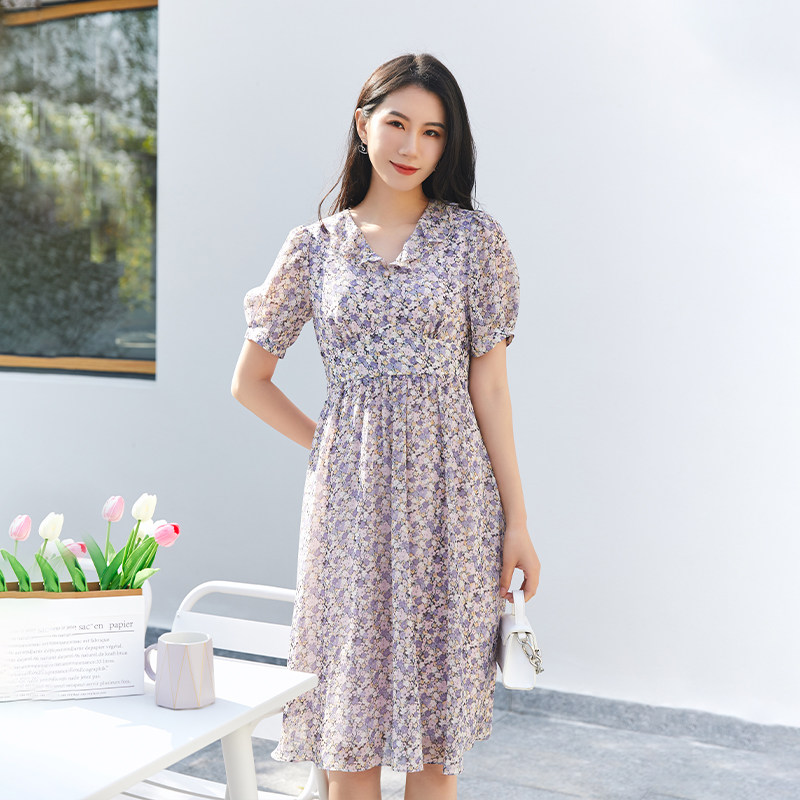 诗梦女装26夏季新款V领泡泡袖紫色奥黛丽花园连衣裙收腰温婉大方