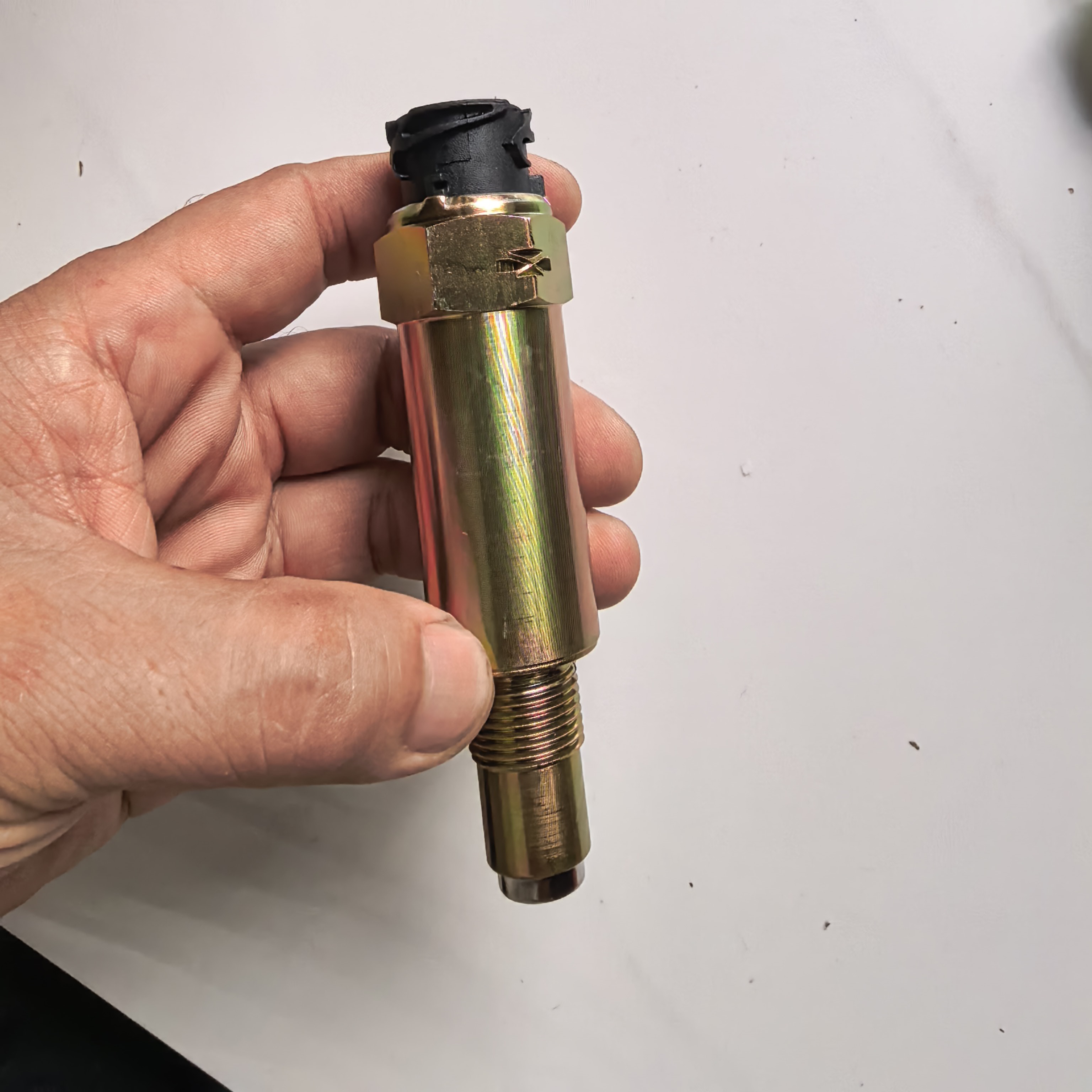 德龙F3000法士特变速箱里程传感器C03054-21货车车速码表感应探头