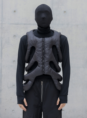 CHRYSOMALLON 新款立体镂空外星人小众设计外骨骼造型棉马甲背心