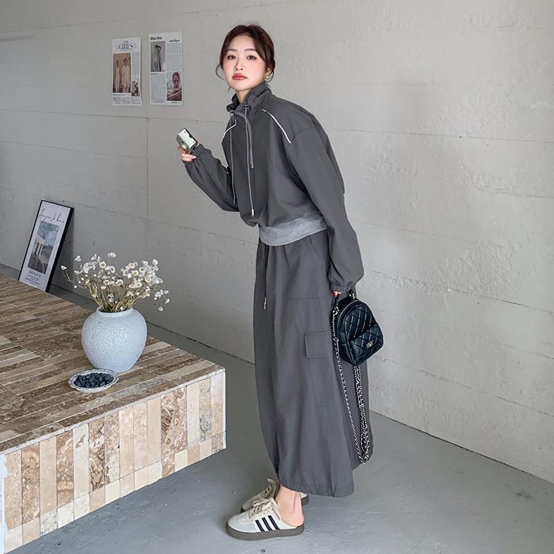 不费力的时尚感！灰色休闲运动套装女设计感夹克工装半身裙两件套