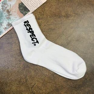 女士字母刺绣中筒袜白色运动袜透气防臭底休闲棉袜