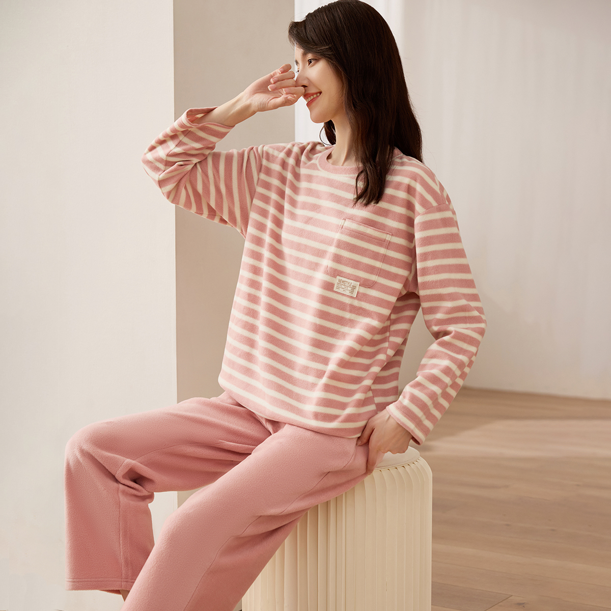 顶呱呱2025新品女摇粒绒中厚长袖条纹睡衣秋季宽松圆领家居服套装