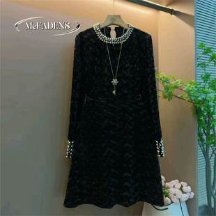 香港法式复古气质小黑裙胖妹妹大码女装冬季款重工钉珠显瘦连衣裙