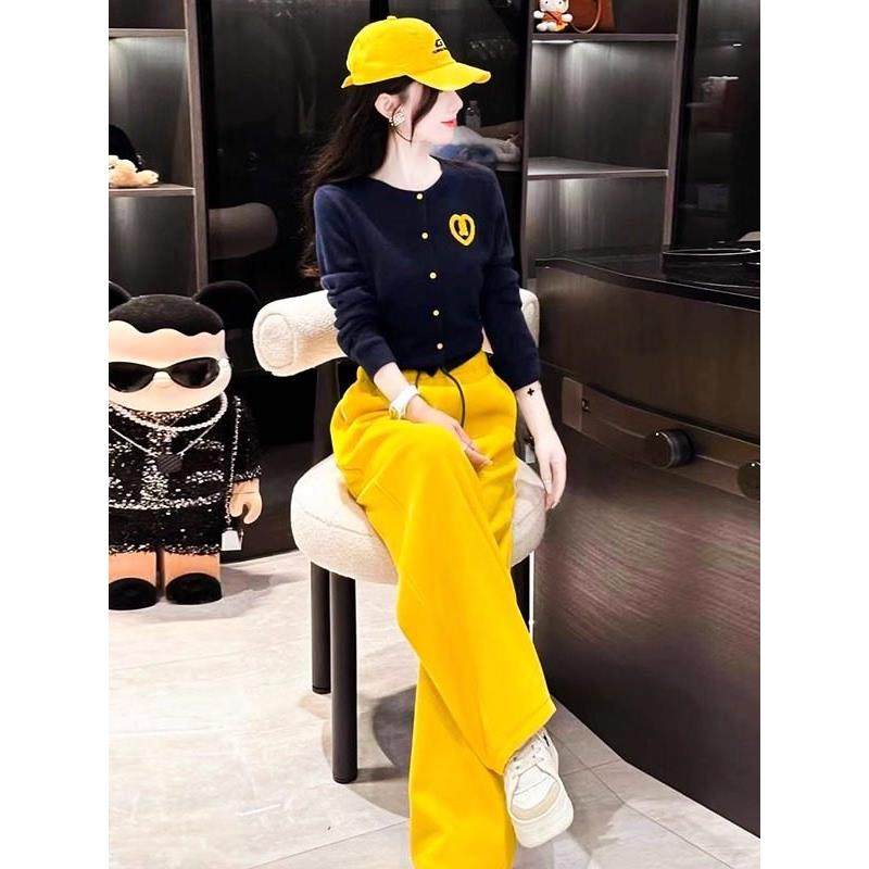 香港韩系小个子休闲运动套装2025秋季时尚针织开衫阔腿裤两件套女