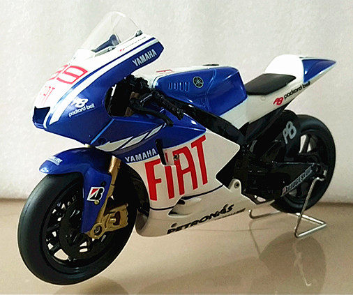 稀有绝版 1:12 宝柏 gp 雅马哈p8 99号洛伦佐 摩托车合金模型散装