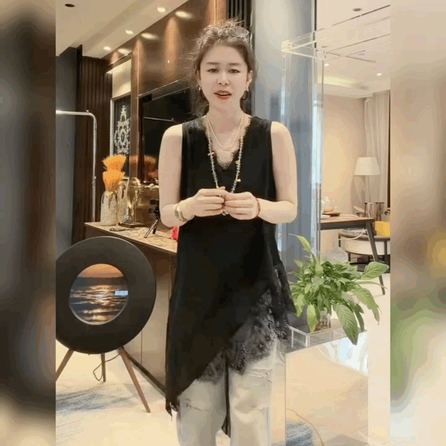 中长款不规则T恤打底衫法式黑色上衣复古蕾丝拼雪纺v领无袖背心女