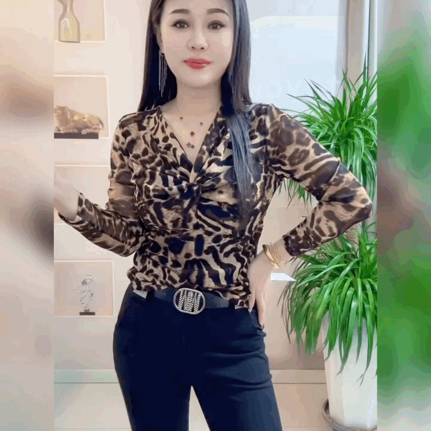 蕾丝网纱豹纹T恤打底衫女设计感长袖修身显瘦V领小衫法式碎花上衣