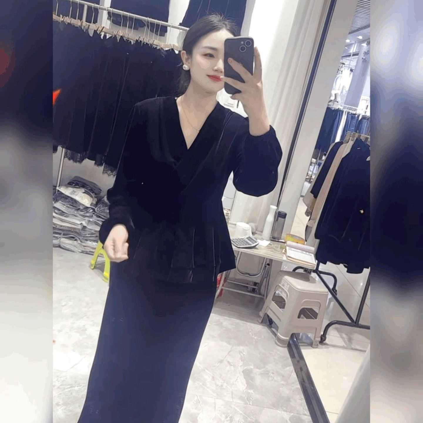 灯笼袖法式黑色上衣丝绒v领收腰T恤衫女气质时尚修身荷叶边打底衫