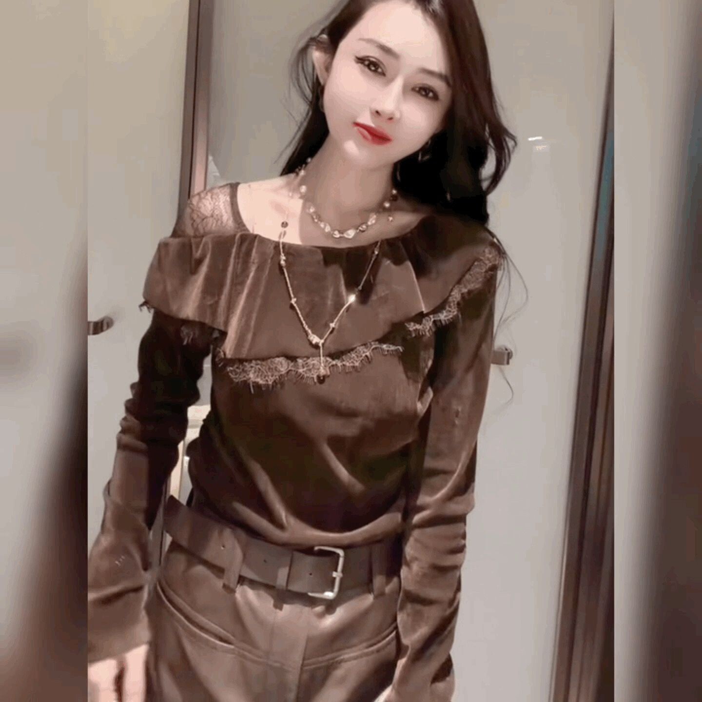 斗篷斜肩荷叶边蕾丝拼丝绒T恤女高级感洋气打底小衫法式百搭上衣