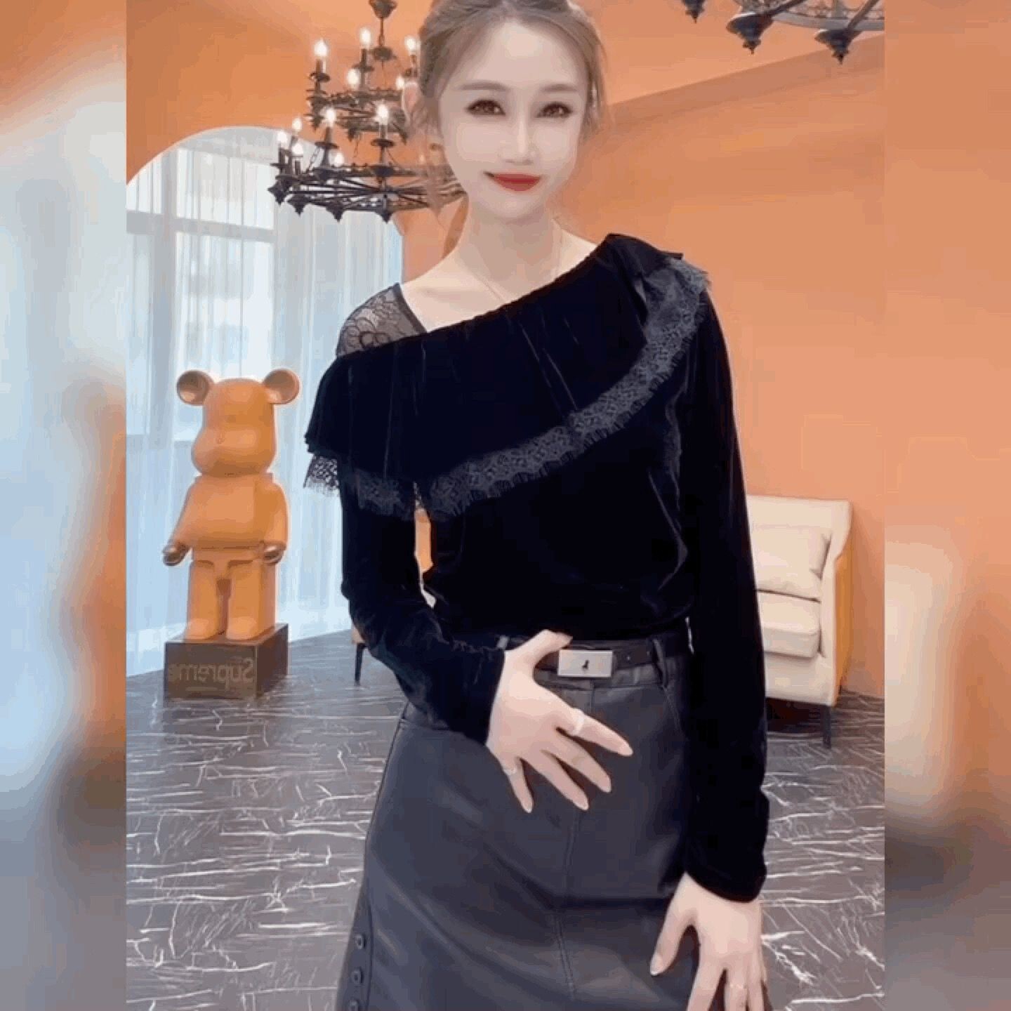 斗篷斜肩荷叶边蕾丝拼丝绒T恤女高级感洋气打底衫法式黑色上衣潮
