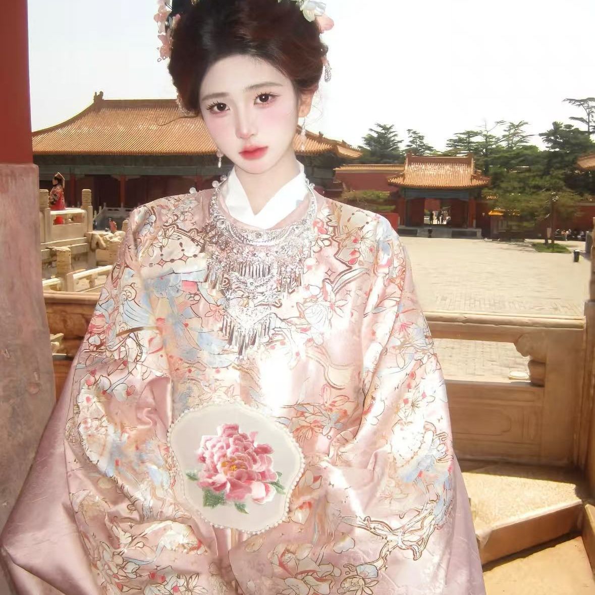 一袭汉服惊艳时光古韵自来