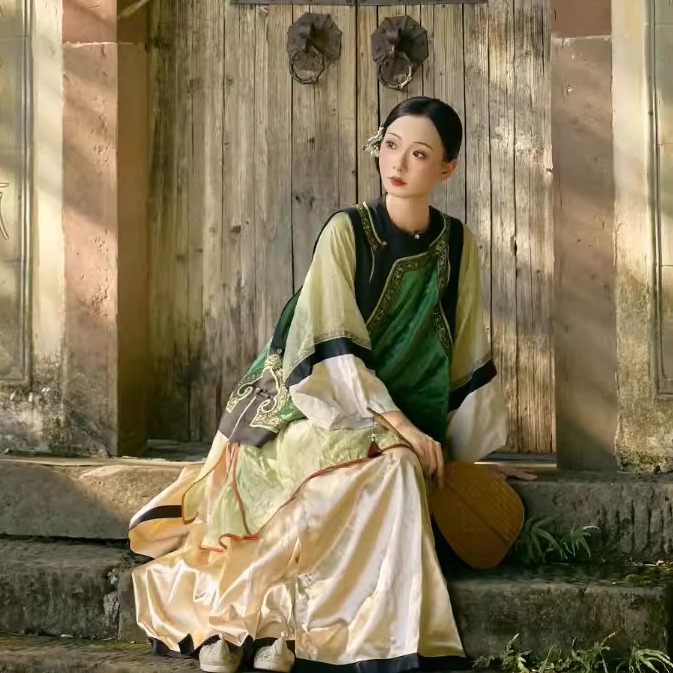 清汉女汉服格格服徽商少奶奶复古马甲汉元素民国风祖母绿马甲套装