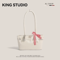 Кремовый с шелковым шарфом