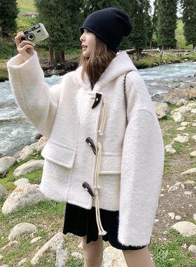 白色连帽牛角扣毛呢外套女2024年冬季新款韩版宽松圈圈毛呢子大衣