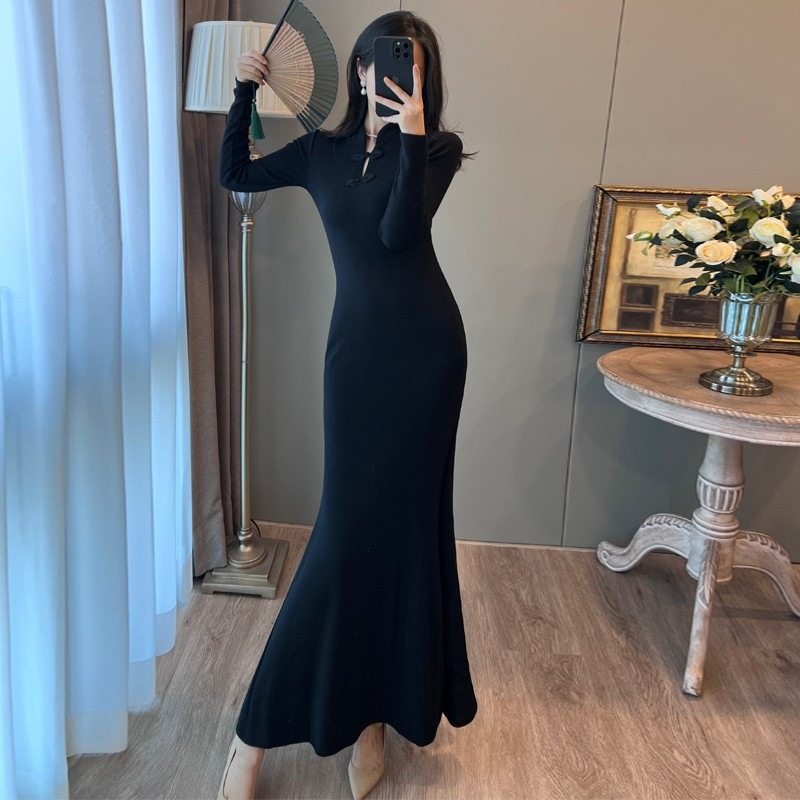 法式复古国风新中式盘扣黑色针织连衣裙2024新款女秋冬鱼尾裙