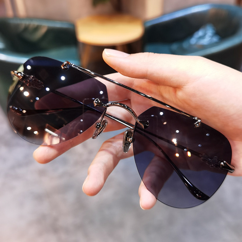 简丹萝心时尚太阳镜男女显瘦复古双梁无框蛤蟆偏光墨镜防紫外线