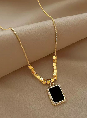 黑色方块吊坠项链女2023年新款气质高级感毛衣链轻奢小众气质颈链