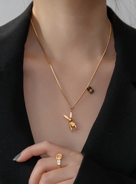 2023新款不掉色金色小兔子项链女夏轻奢吊坠颈链小众设计简约配饰