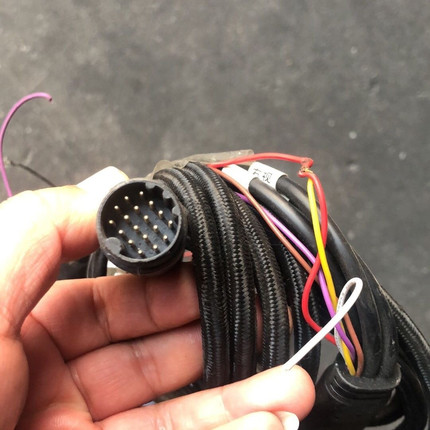 卡驰第一现场四路18芯分体接屏线货车10寸4路电源线AHD监控电源线