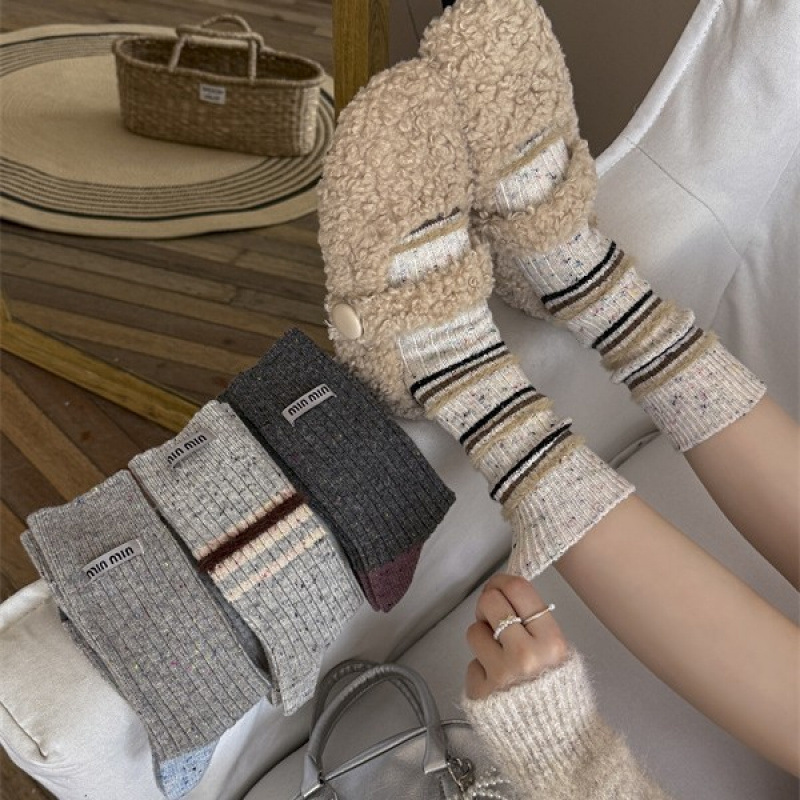 秋冬点子纱貂绒粗针条纹羊毛袜子女加厚保暖miu系撞色布标堆堆袜
