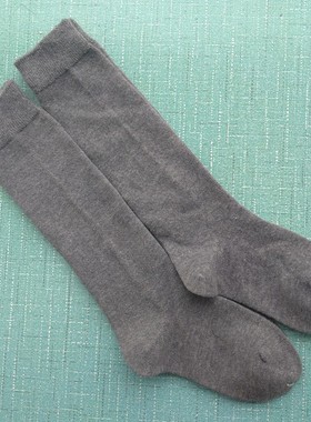 销售男女5-7岁儿童23-26码深灰色棉质无骨缝中筒袜子