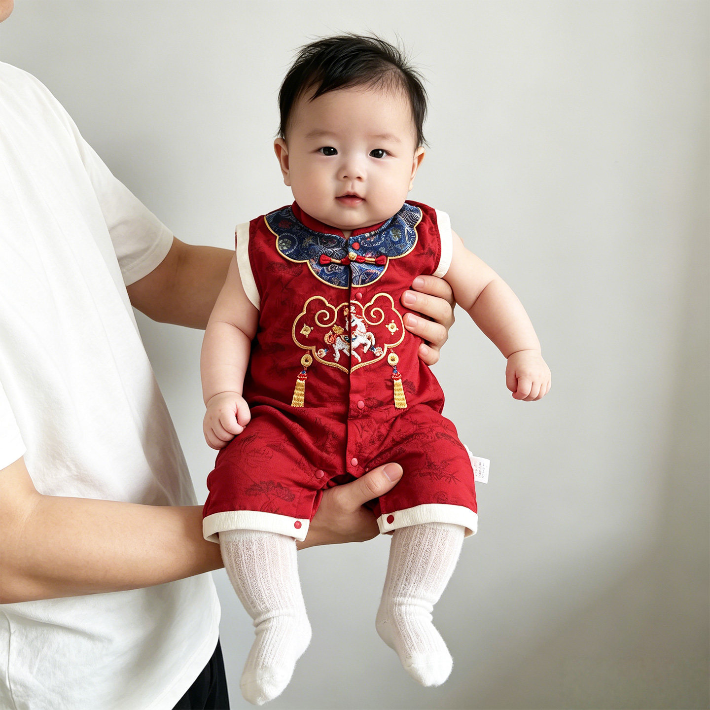 百天宝宝衣服新中式满月周岁红色礼服婴儿连体衣夏薄款无袖哈衣