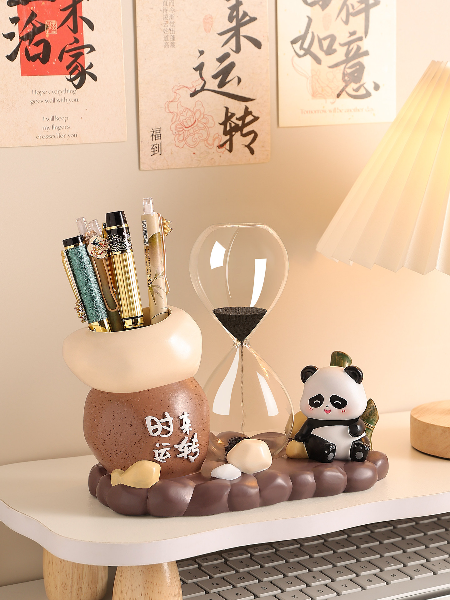 创意时来运转熊猫文创沙漏笔筒摆件办公室桌面轻奢高级感实用礼物
