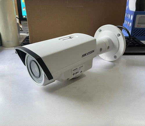 海康威视变焦红外摄像机700TVL