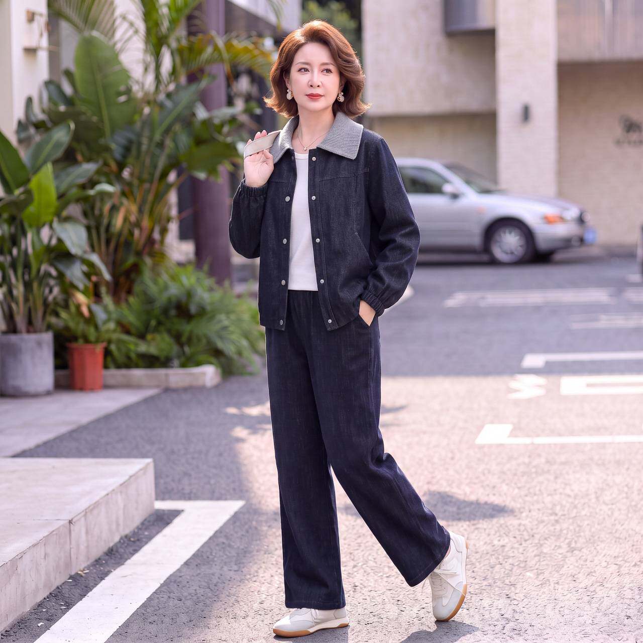 官方正品妈妈装秋季时尚牛仔翻领上衣休闲裤两件套中老年妇女2026