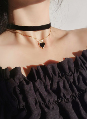 黑色丝绒choker爱心项圈