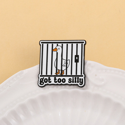 胸针卡通可爱笨鸭子 鹅silly创意百搭书包装饰烤漆刺马针合金徽章