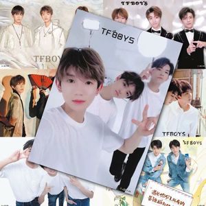 TFBOYS海报易烊千玺新款高清壁纸墙纸挂画明星签名明信片周边学生