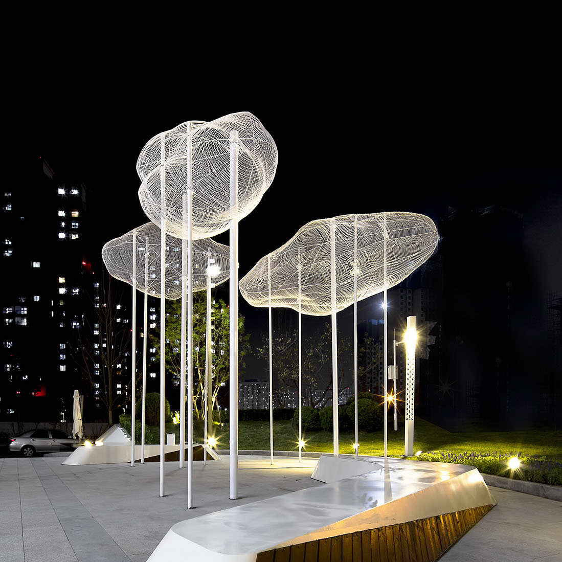 不锈钢发光镂空云朵雕塑户外夜景亮化景观小品售楼部网红打卡摆件