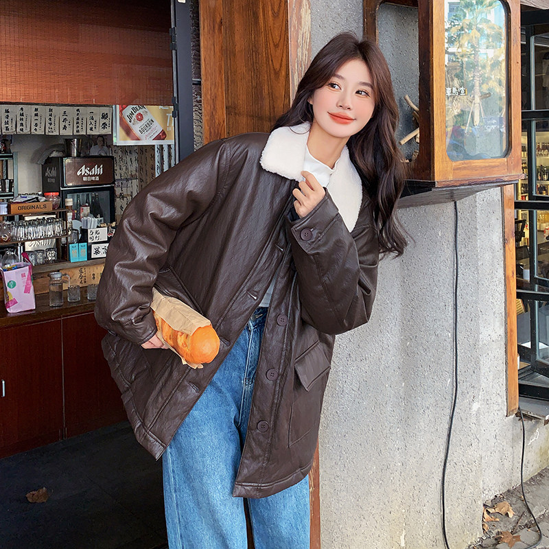 现货2024冬季新品pu羊羔毛拼接90羽绒服外套131-7112P285K418图片