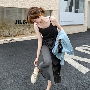灰色法式吊带连衣裙套装女2025夏季新款设计感气质防晒衬衫两件套图片