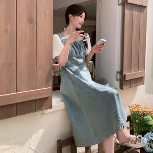法式拼接牛仔连衣裙女2025夏季新款复古温柔风高腰显瘦泡泡袖长裙图片