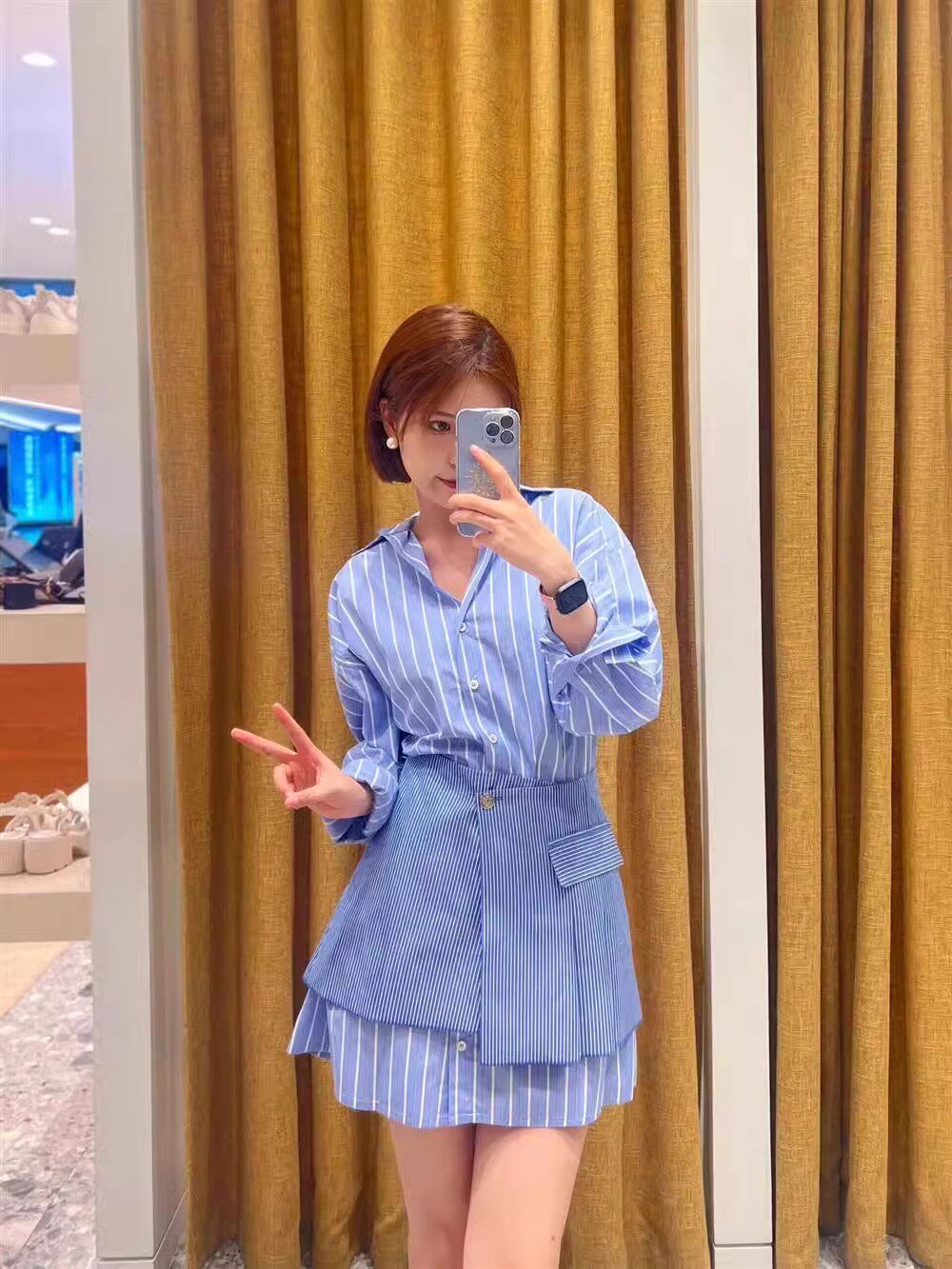 设计感蓝白条纹短款衬衫连衣裙