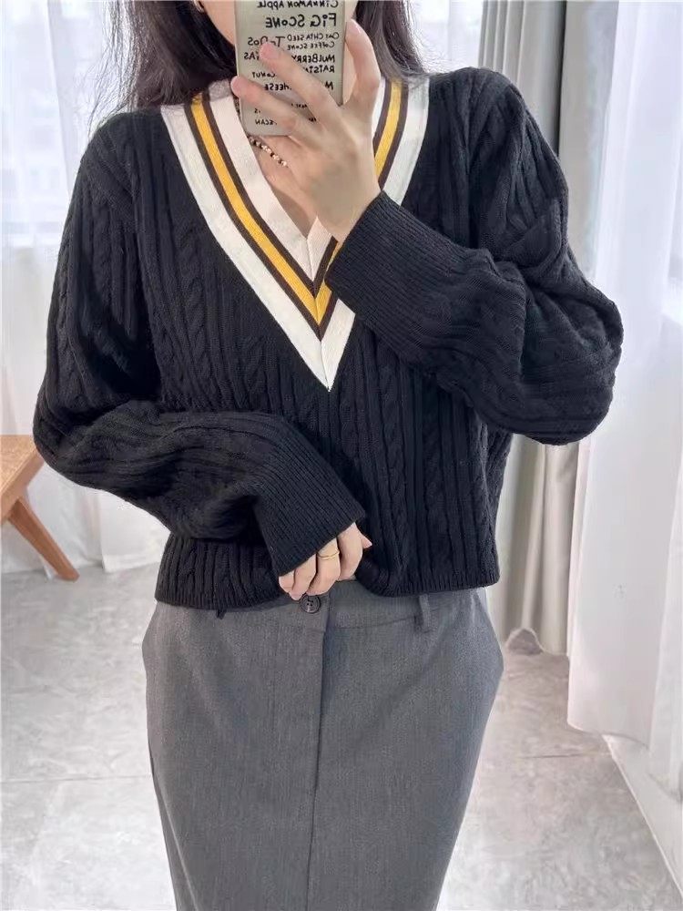 撞色V领黑色长袖针织上衣