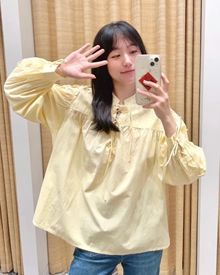 设计感系带泡泡袖衬衫上衣