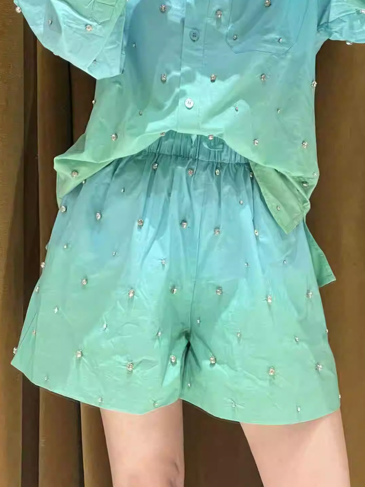 2024春夏新款女装设计感钻饰丁达尔粉色休闲短裤SFPSH00360