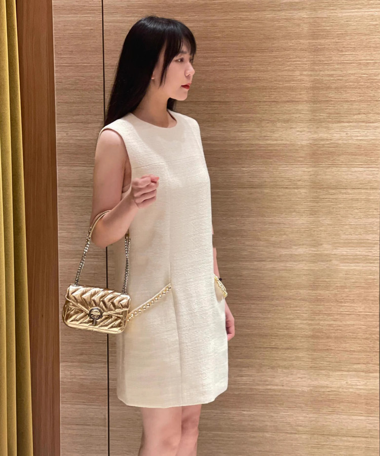 法式钻饰直筒无袖短款连衣裙