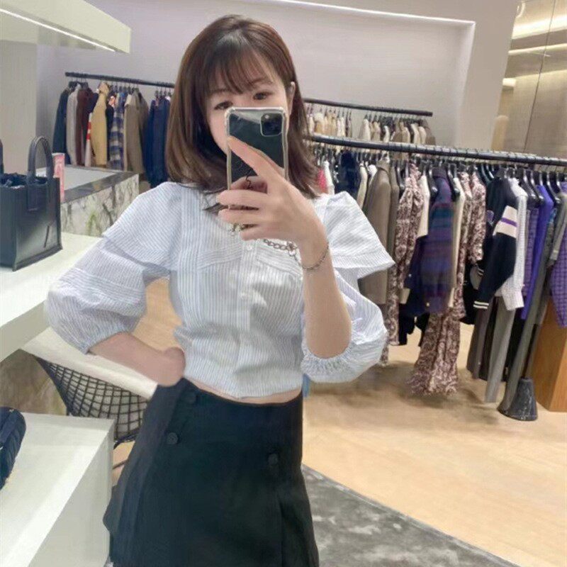 灯笼袖条纹短款修身衬衫