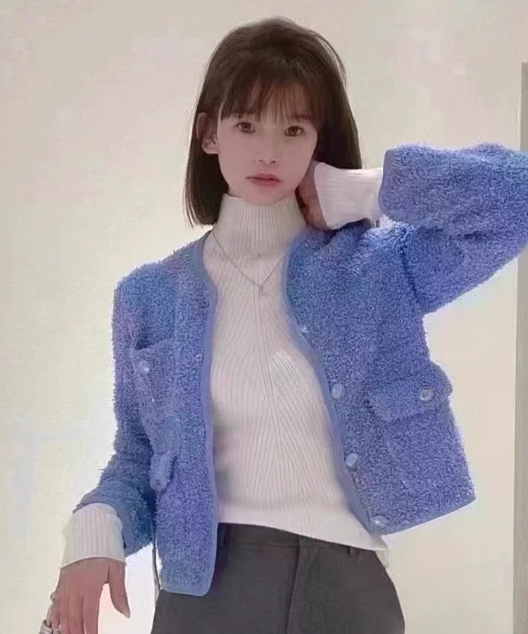 2024早春新款女装时尚气质蓝色短款针织开衫上衣MFPCA00486