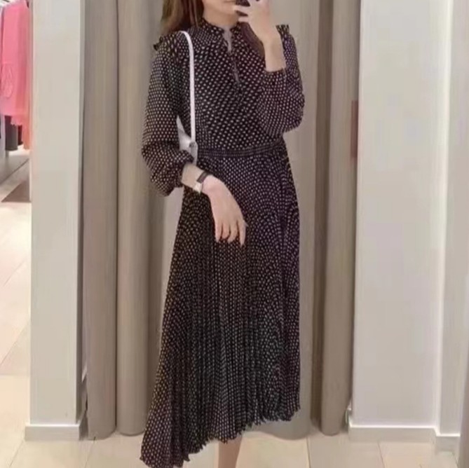 波点花边设计褶皱连衣裙